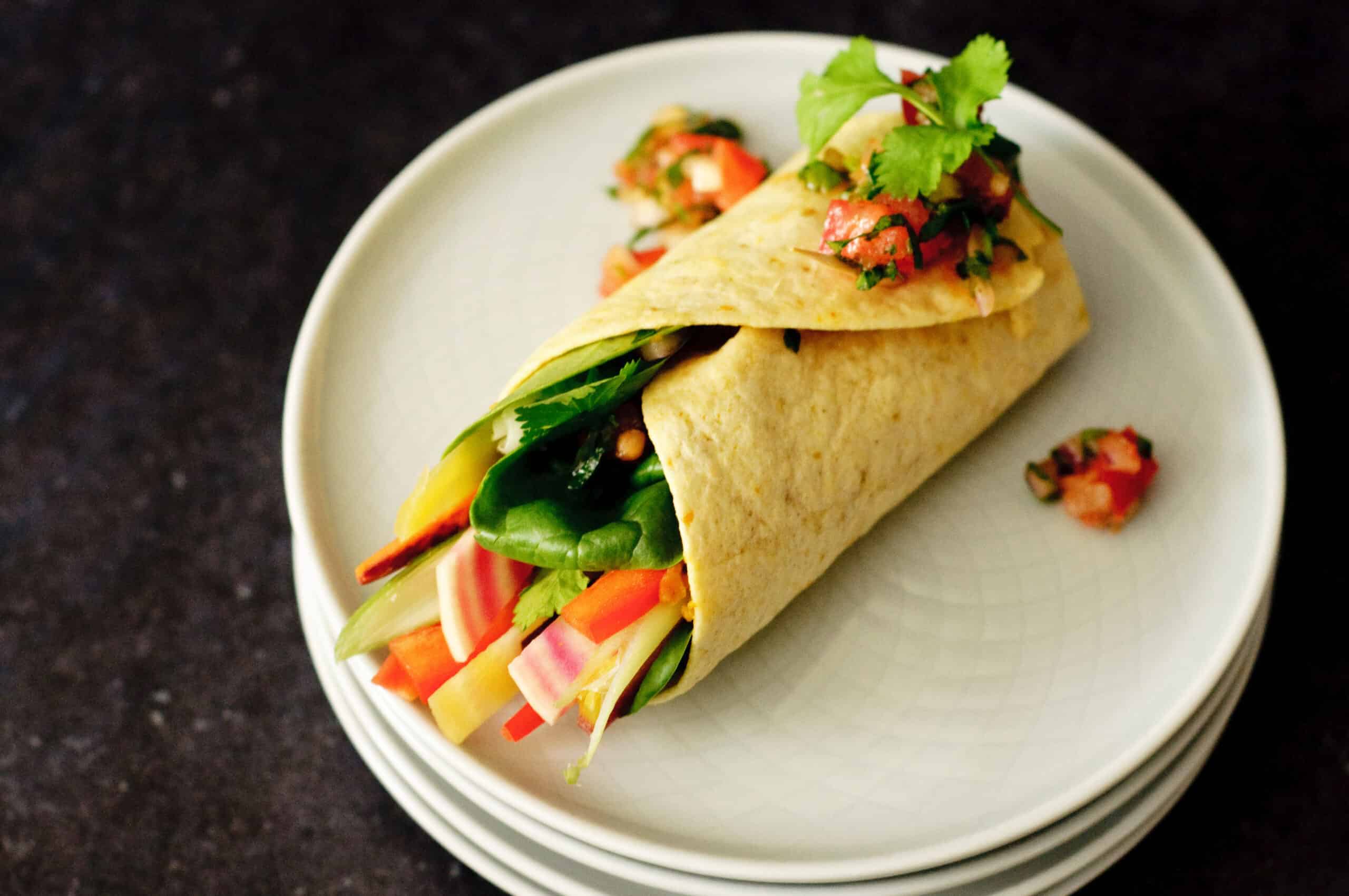 Wrap met hummus rauwkost &amp; salsa - It&amp;#39;s Not About Cooking