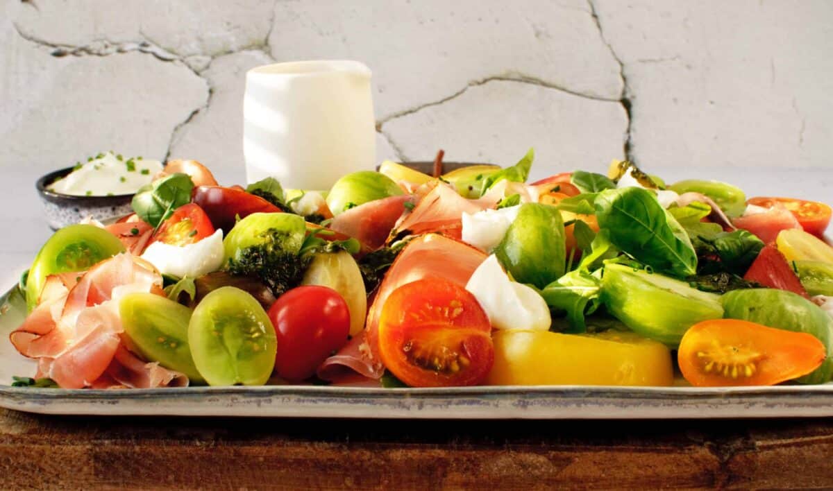 Salade tomaat & geklopte geitenkaas